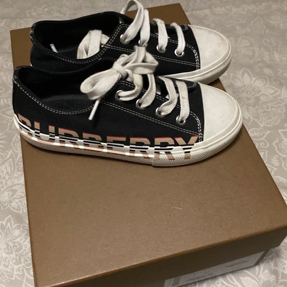 Shoe